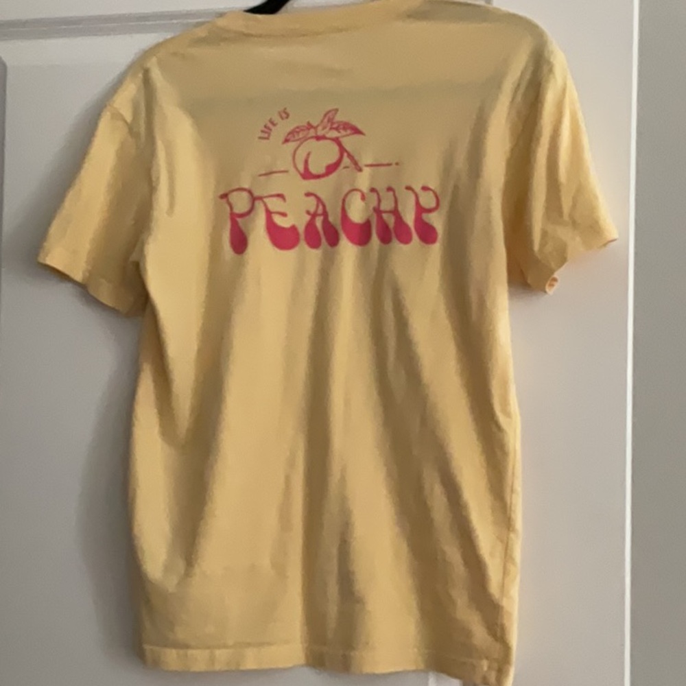 Life is Peachy Take it  Easy yellow tshirt size small.